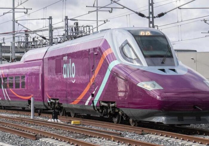 Los billetes de tren AVE entre Madrid y Barcelona se venderán por 25 euros